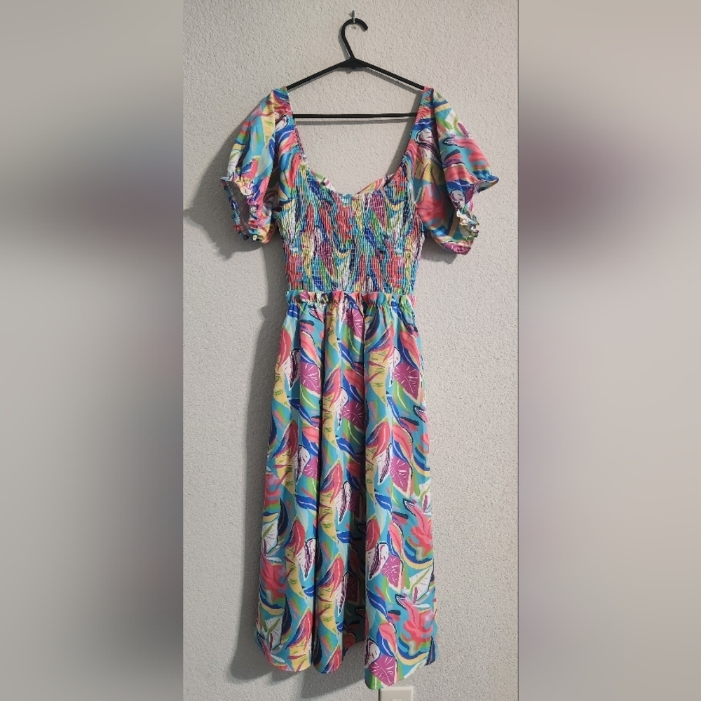 Peach Love California NWOT Puff-Sleeve Smocked Printed midi dress pink small